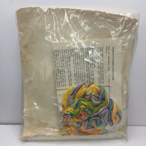 Vtg The Creative Circle 0606 Nursery Time Embroidery Kit 12"x16" Name Birth Date - Picture 6 of 6